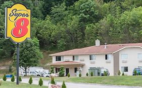 Super 8 By Wyndham Pittsburgh/Monroeville